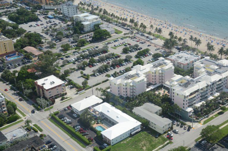 Carriage House Resort Диърфийлд Бийч Екстериор снимка