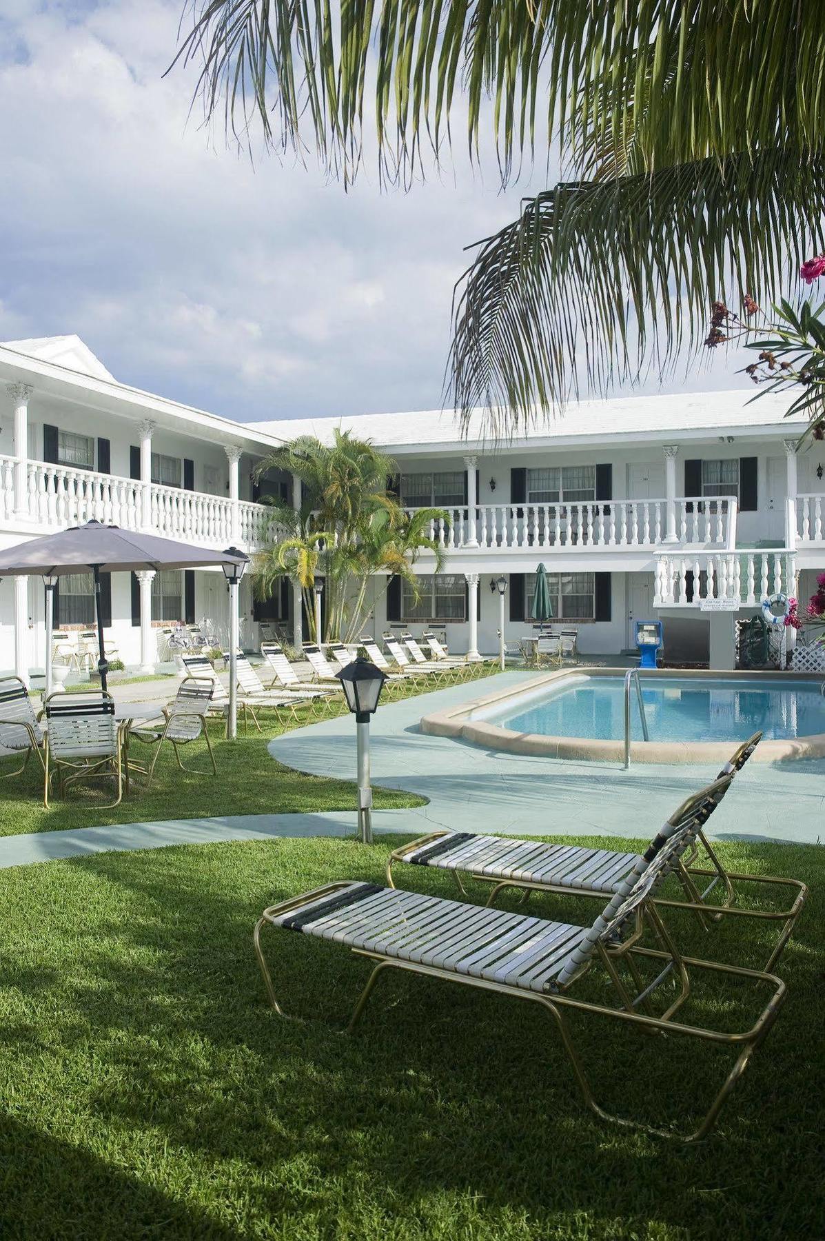 Carriage House Resort Диърфийлд Бийч Екстериор снимка